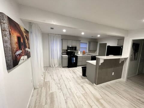 Building Photo - 701 NE 24th St