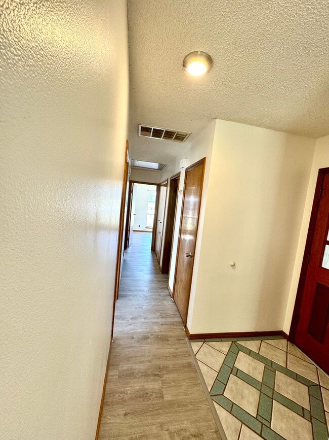 Building Photo - Updated 3 Bedroom, 1.5 Bath House Near Hard Rock Casino and Has Great Highway Access!