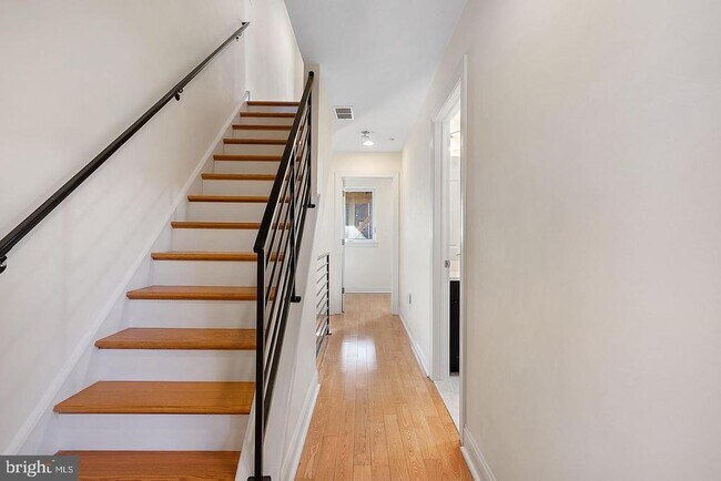 Building Photo - 1347 S 20th St
