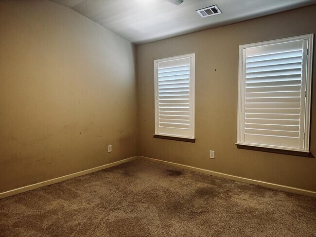 Building Photo - 2214 Spicy Pine Ln