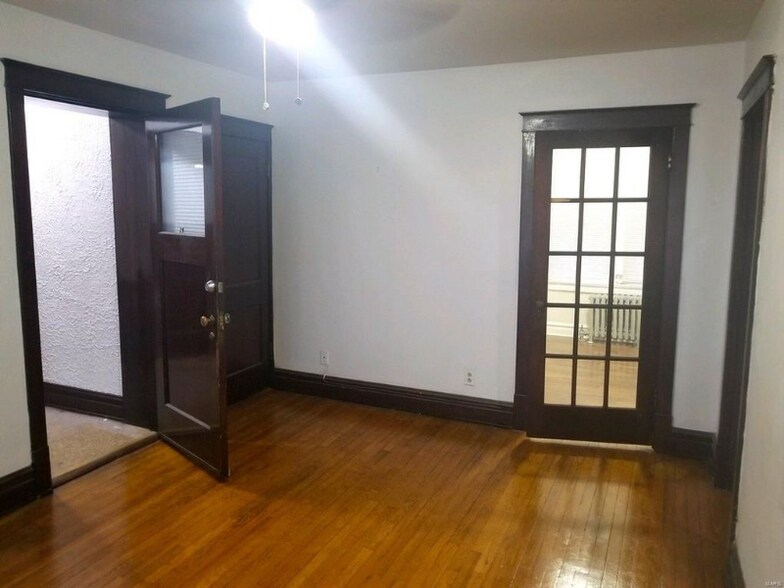 Building Photo - 3844 Wilmington Ave