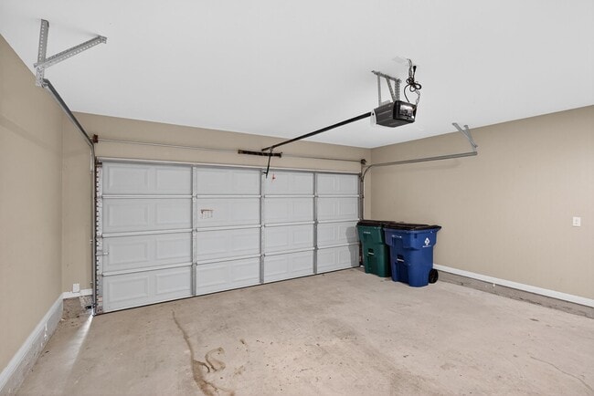 Building Photo - 830 Cypress Ln