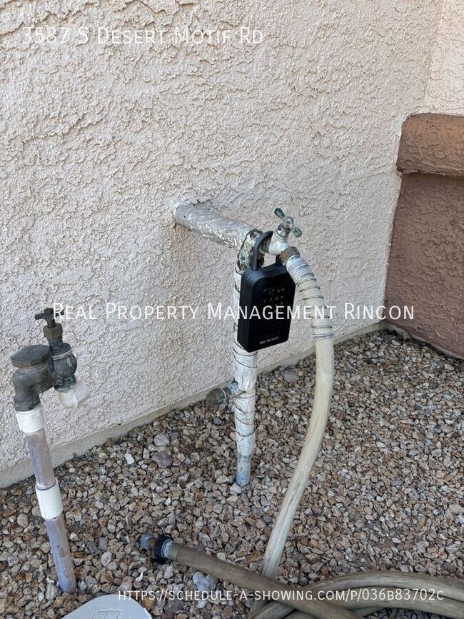 Building Photo - 3587 S Desert Motif Rd