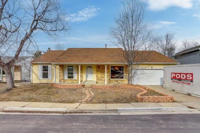 Primary Photo - 3149 Oak Cir N