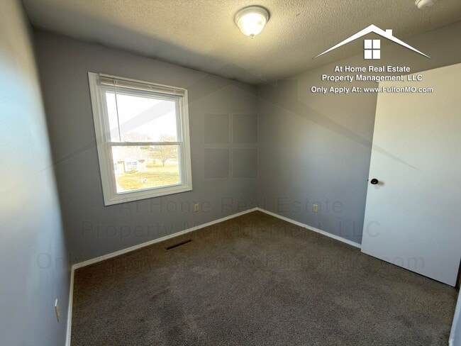 Building Photo - 1904 Springdale Ct