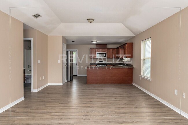 Building Photo - 1549 Majesty Loop