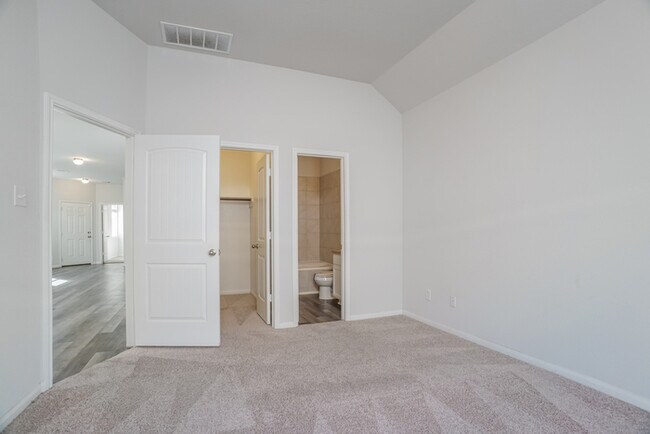 Building Photo - 23650 Buttress Root Dr