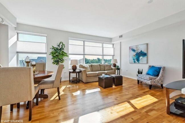 Building Photo - 77 S Evergreen Ave