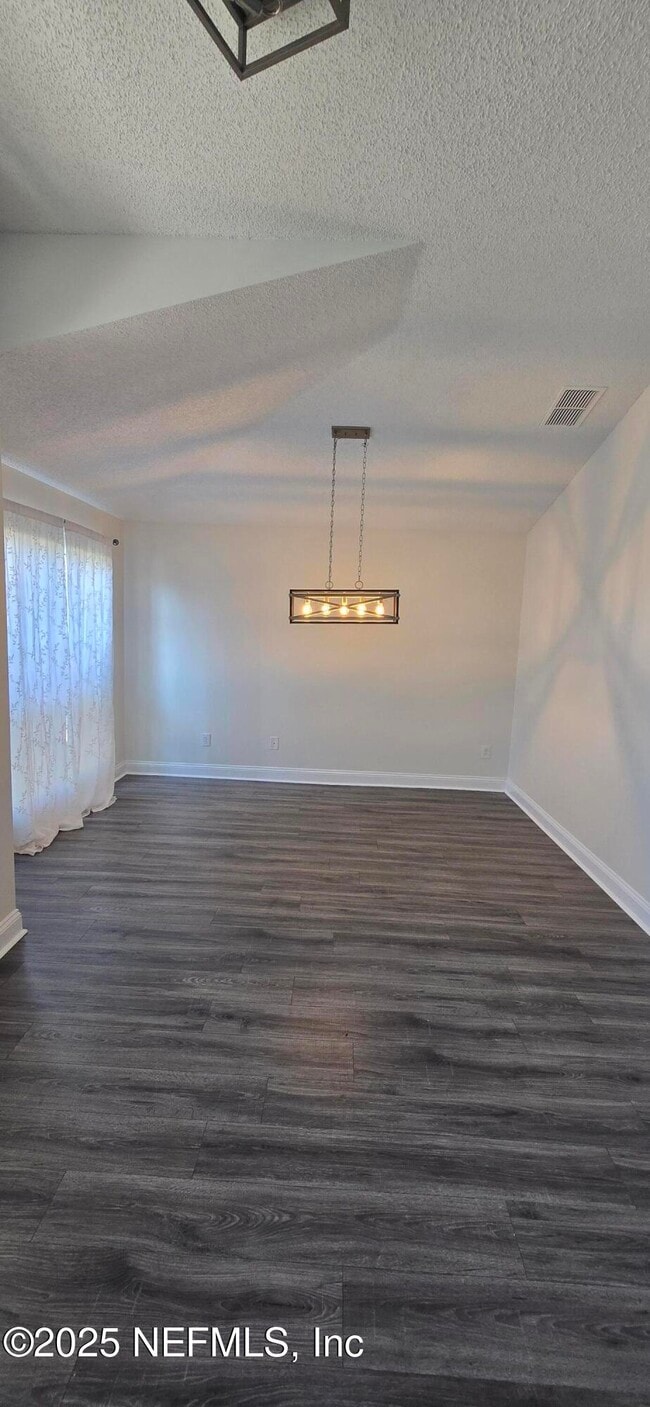 Building Photo - 11579 Alexis Forest Dr E