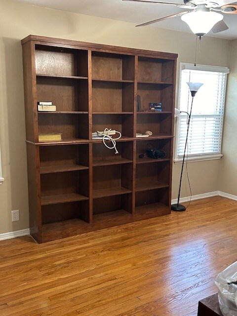 Building Photo - 4852 S Victoria Ave