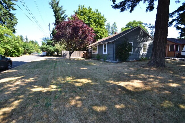 Building Photo - 13702 Densmore Ave N