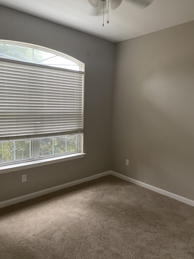 Building Photo - 99 Trista Terrace Ct