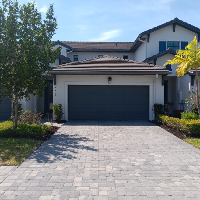 Building Photo - 7569 Carnegie Way