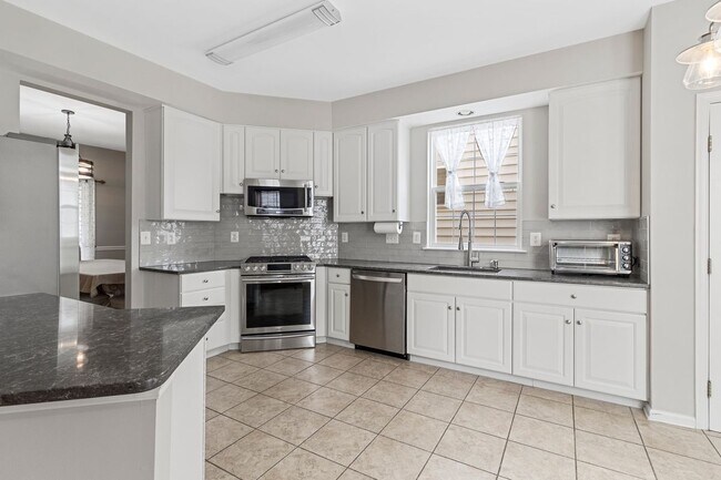 Building Photo - 19028 Noble Oak Dr