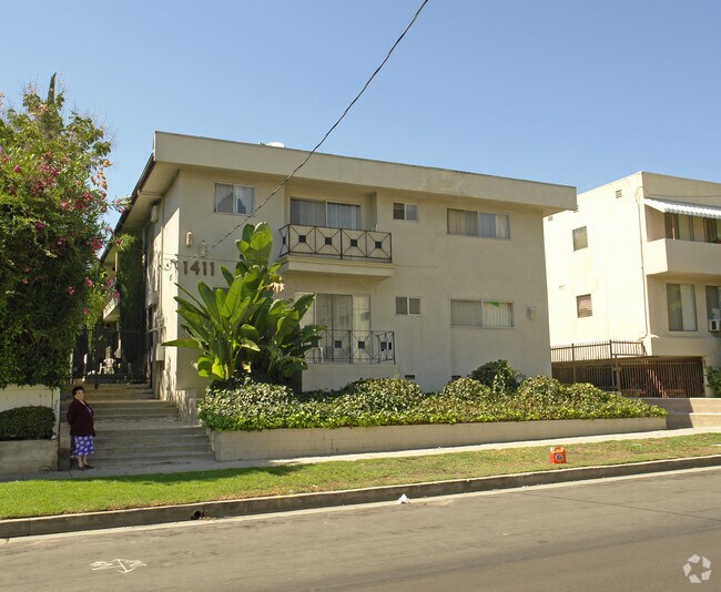 Building Photo - 1411 N Curson Ave