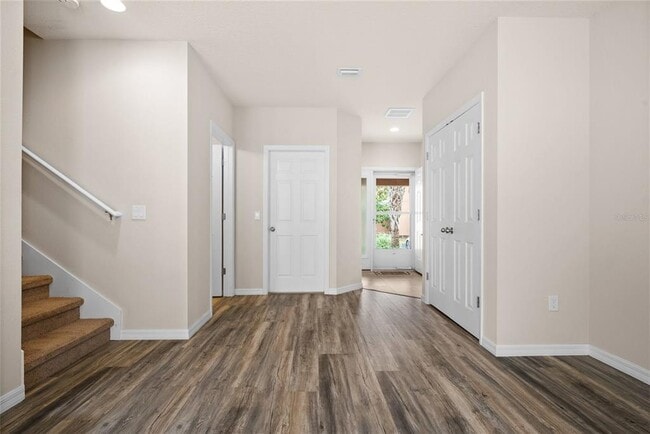 Building Photo - 1875 Sommarie Wy