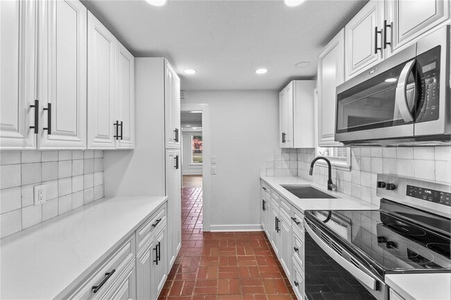 Building Photo - 1803 E Orange Ave