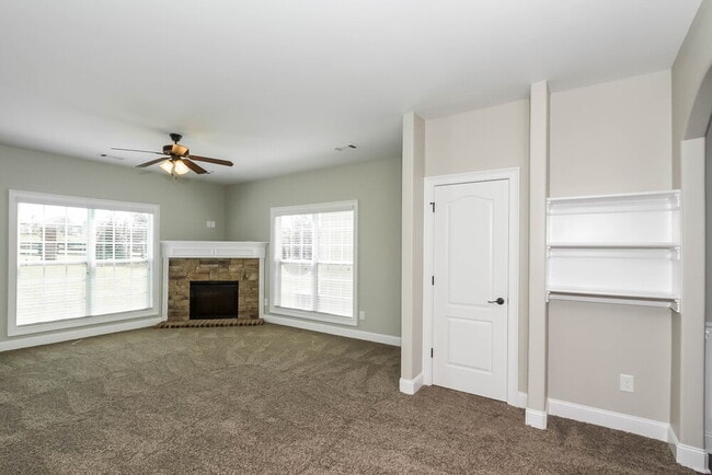 Building Photo - 205 Swem Ct