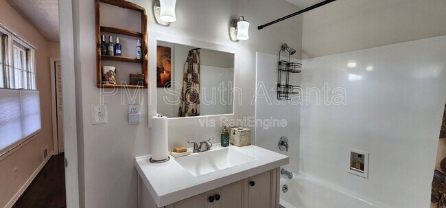 Building Photo - 1240 Flat Rock Rd