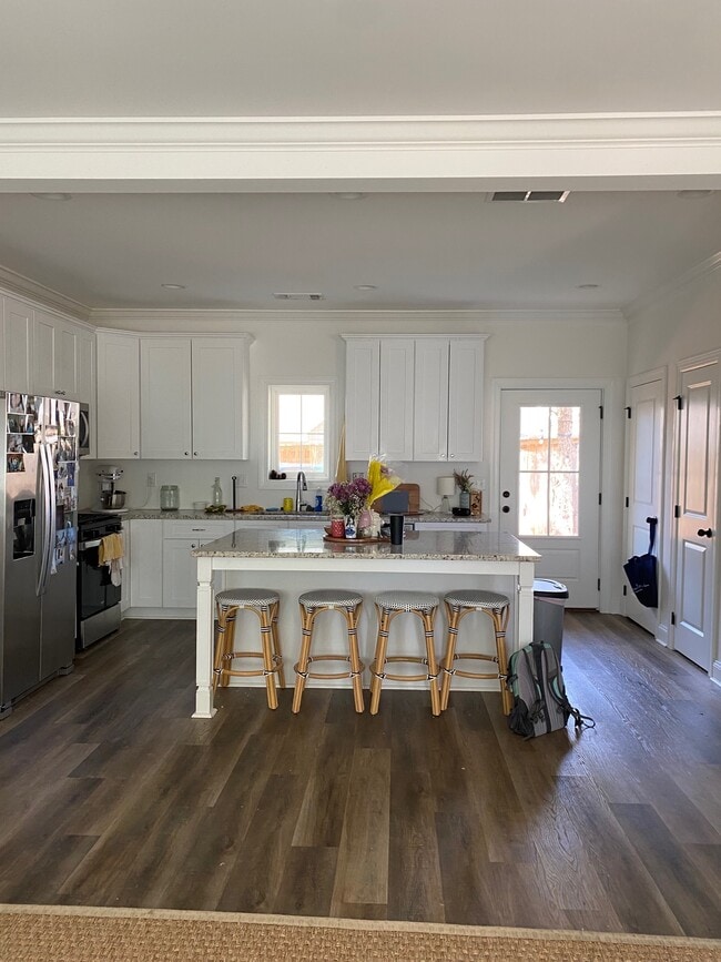 Building Photo - Glenn Hill Condominiums