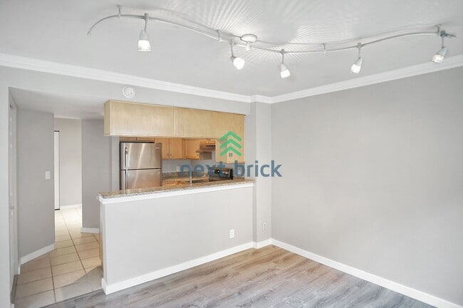 Building Photo - Discover Your New Home at Juanita Beach Es...