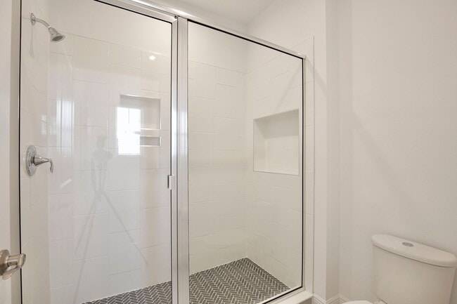 Building Photo - Stunning 3/2.5 Modern Townhome with a Priv...