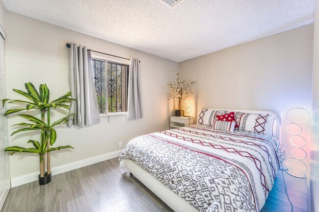 Building Photo - 4441 Rich Dr