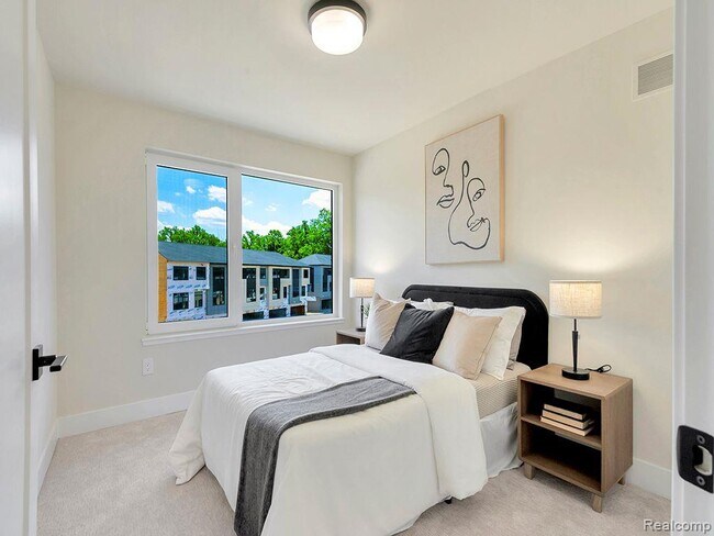 Building Photo - 741 Smart Town Dr