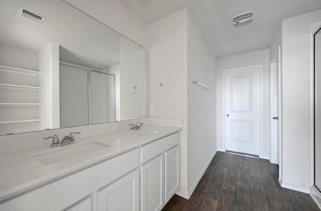 Building Photo - 229 Frogmore Lp