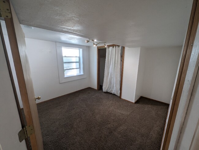 Building Photo - 3107 W Longfellow Ave