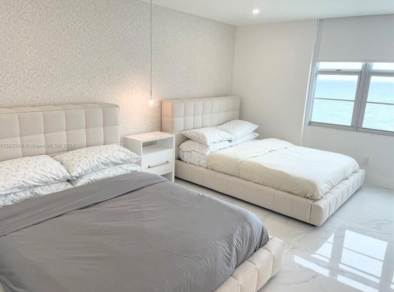 Building Photo - 5151 Collins Ave