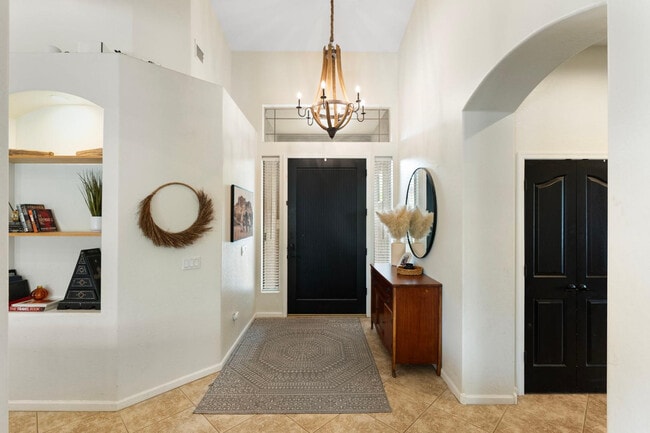 Building Photo - 5404 E Lonesome Trail