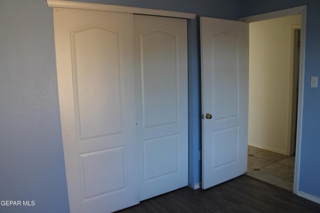 Building Photo - 13985 Sandy Rock Dr
