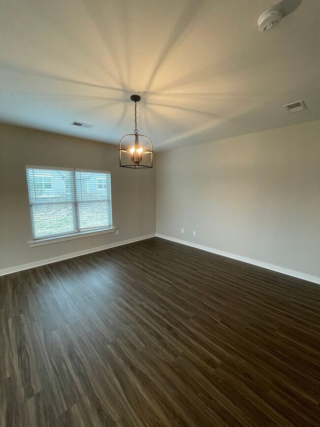 Building Photo - Home for Rent in Calera, AL!!! Available to View Now!!!