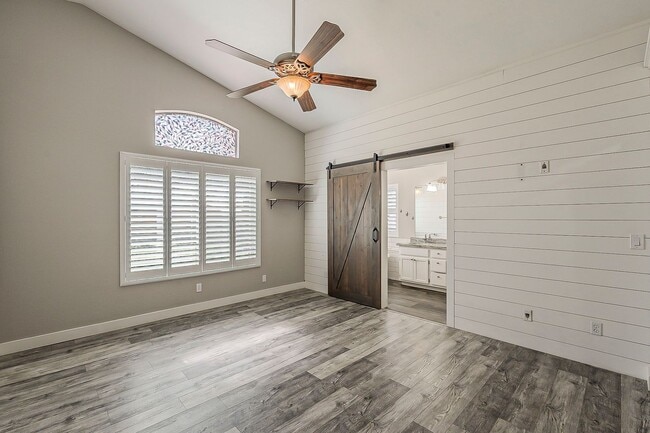 Building Photo - 4 bed, 2 bath home in Peoria