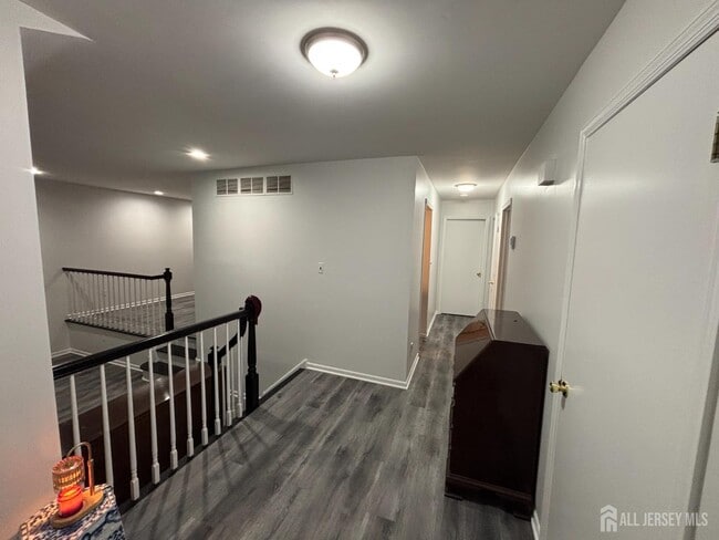 Building Photo - 21 Teaberry Dr