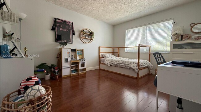Building Photo - 16551 Blatt Blvd