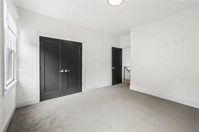 Building Photo - 1241 Bridges Ave SW