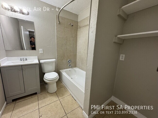 Building Photo - 11222 Bel Air Dr-4