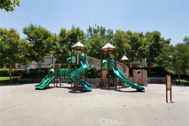 Building Photo - 19 Redbud