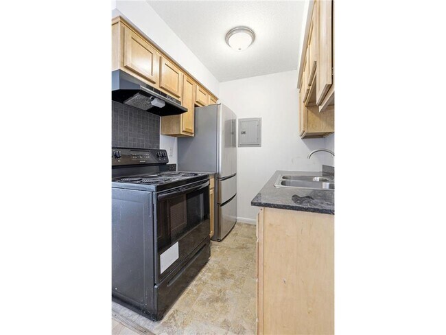 Building Photo - 2740 Pleasant Ave