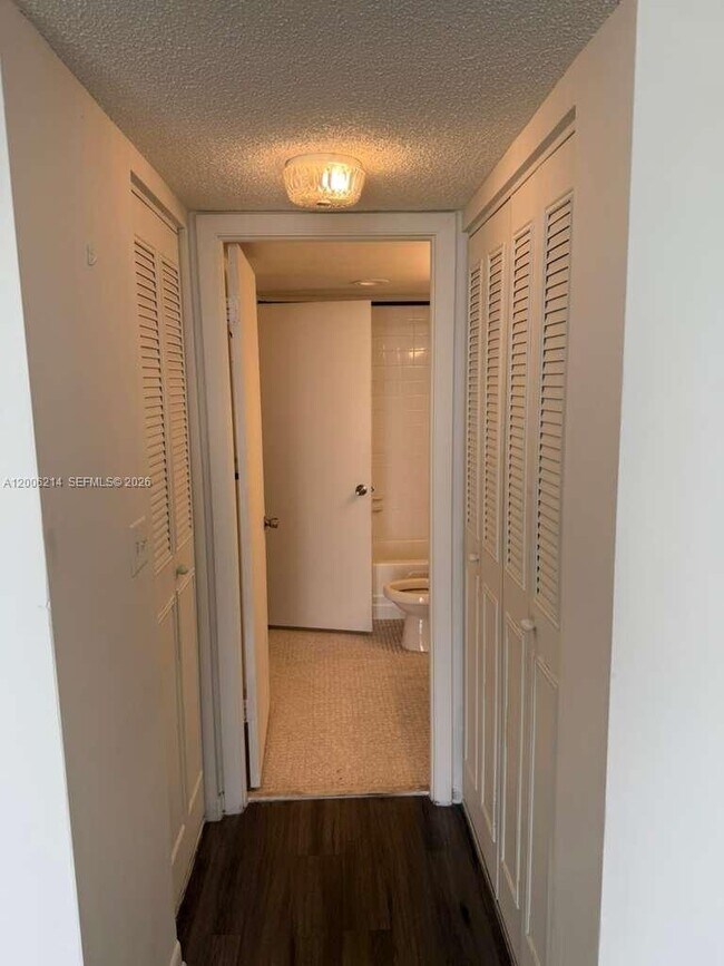 Building Photo - 1200 NE Miami Gardens Dr