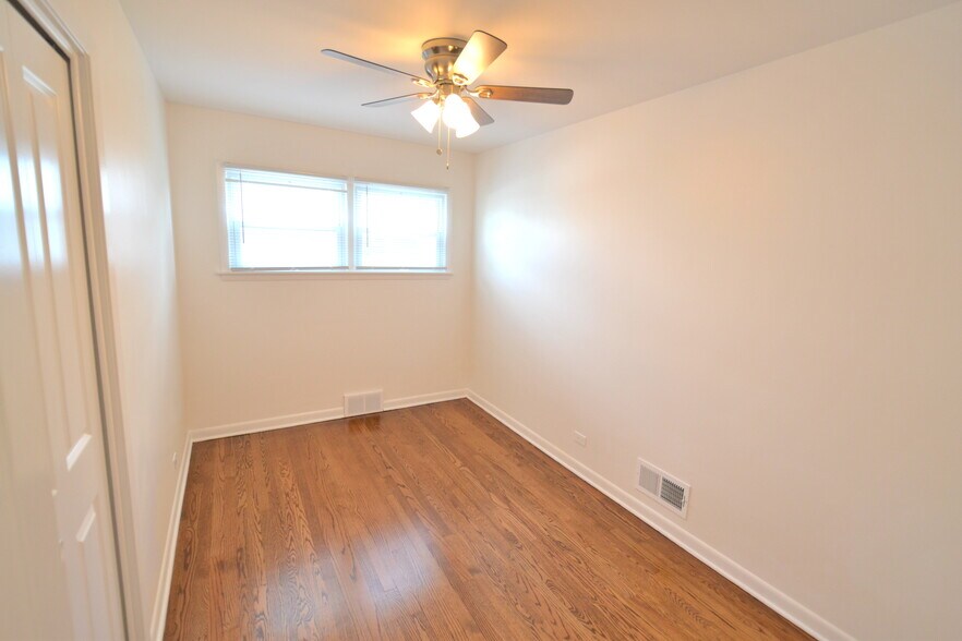 Building Photo - 1046 David Dr