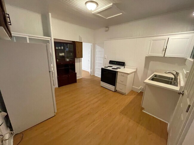 Primary Photo - 1542 Liholiho St