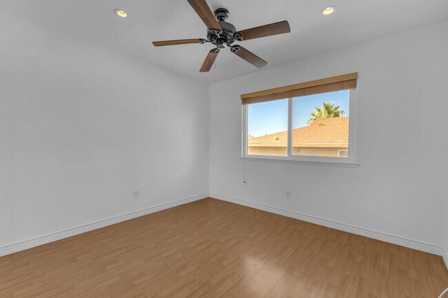 Building Photo - 72592 Edgehill Dr