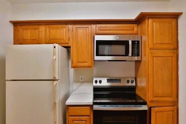 Building Photo - 1311 Antoine Dr