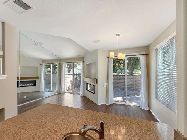 Building Photo - Beautifully Updated End-Unit Townhome in Valencia's Montana Community — No Rear Neighbors!