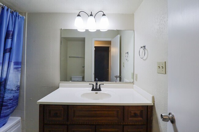 Building Photo - 1 Bed | 1 Bath in South Tulsa!