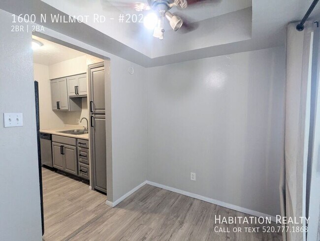 Building Photo - 1600 N Wilmot Rd