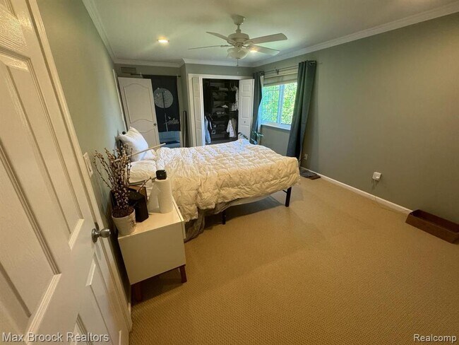 Building Photo - 42160 Woodward Ave